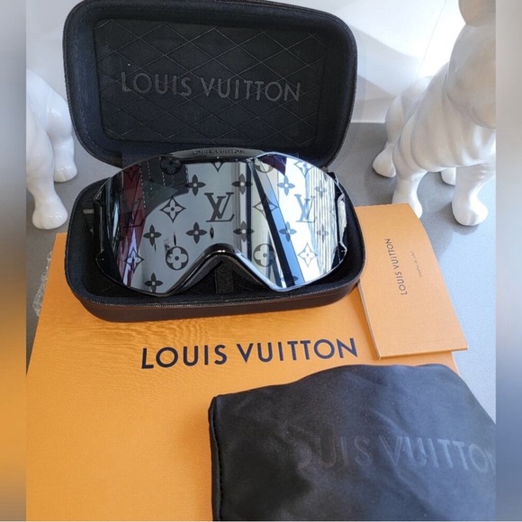 Louis Vuitton Ski Goggles - Picture 10 of 15